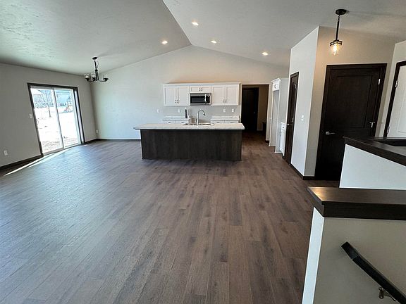 4th image of 1562 Frontier Rd