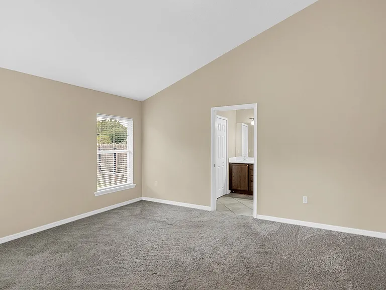 1422 Saffron Trl — Photo 17