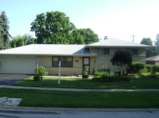 880 E Holly Way, Palatine, IL
