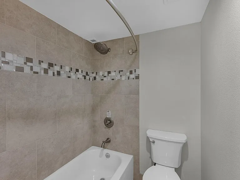 3525 Sage Rd #304 — Photo 28
