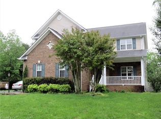 3907 Fairstone Pl, High Point, NC 27265
