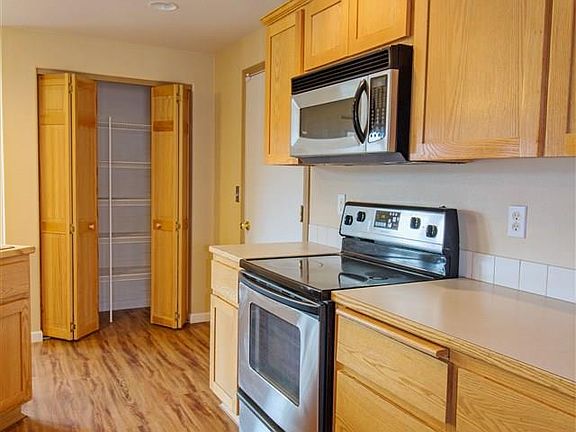 5th image of 611 Sedgwick Pl