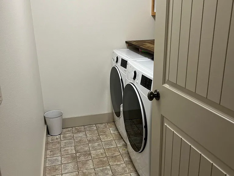 2127 S Amy Ave — Photo 18