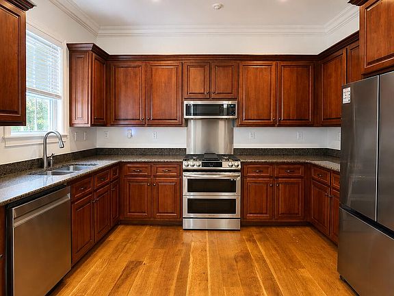 4th image of 633 Bickerstaff Ln