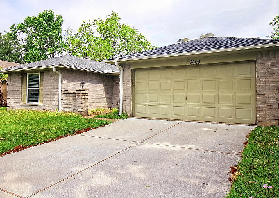 1st image of 2803 N Brompton Dr