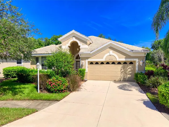 8310 Whispering Woods Ct, Lakewood Ranch, FL 34202