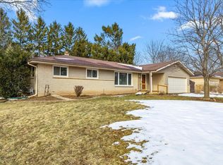 15540 West Glendale DRIVE, New Berlin, WI 53151