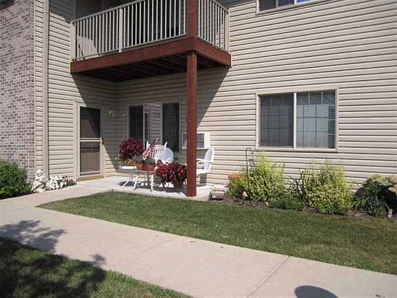 3rd image of 325 Starkweather Dr