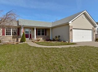 1424 Sportsmans Ct, O'Fallon, MO 63366