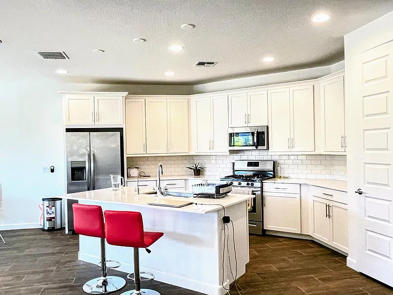 1547 W Corral Rd — Photo 12