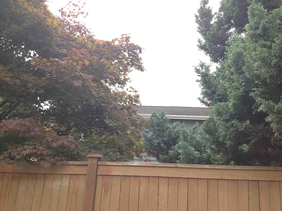 2nd image of 3203 NE 77th St