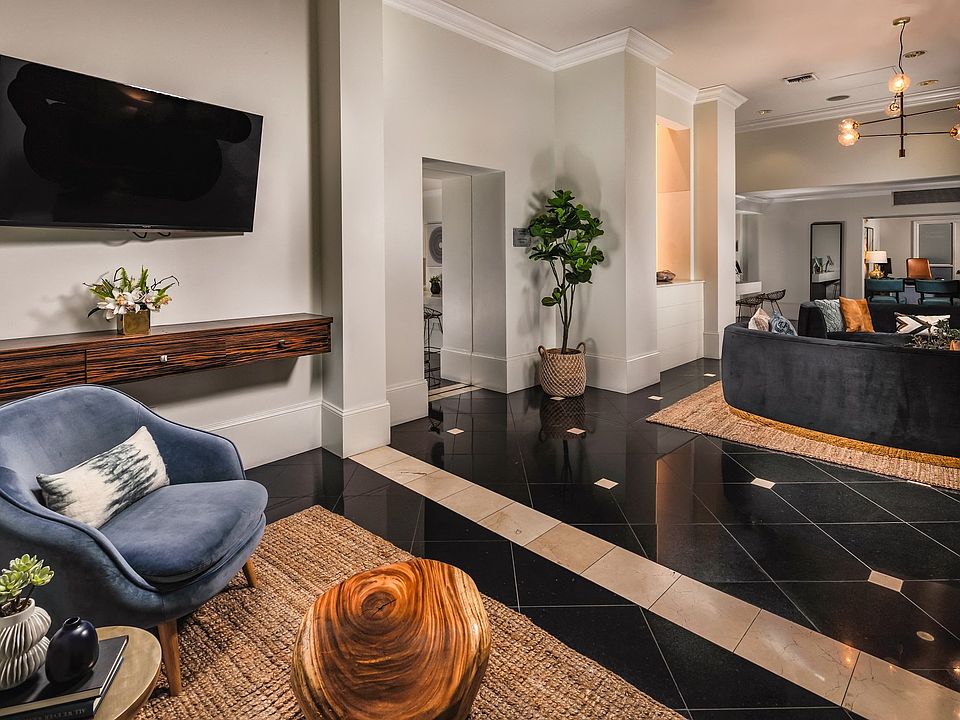 Lobby 5