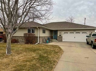 1606 Lincoln Ave, Cozad, NE 69130