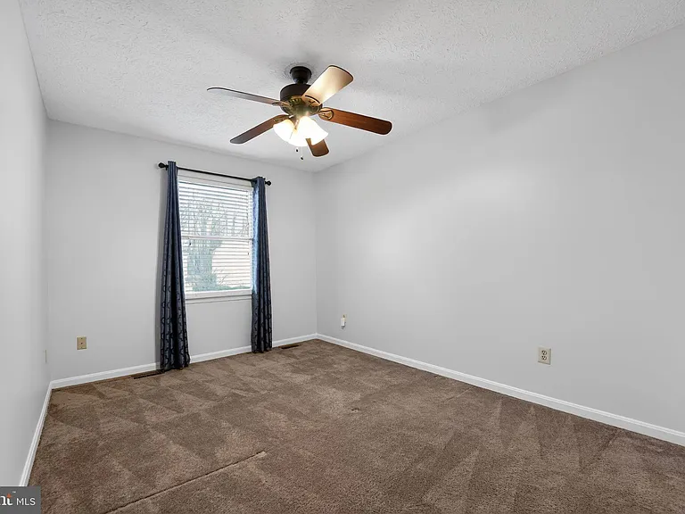 7916 Evesboro Dr — Photo 21