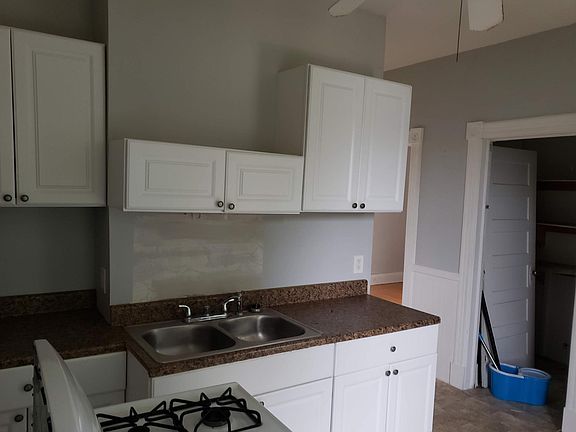 3rd image of 42 Amity St Floor 2