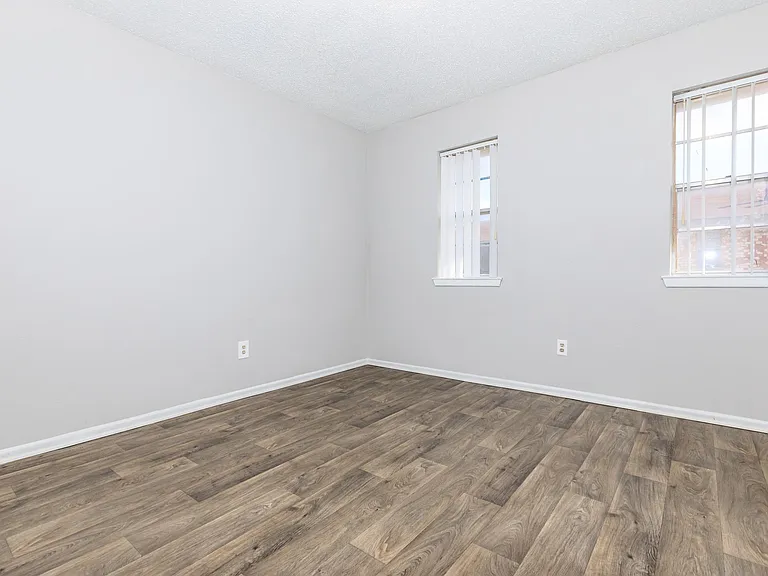 Marine Park Apartments — Photo 67