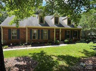 1010 Thornsby Ln, Matthews, NC 28105