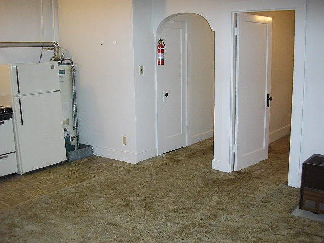 421 SE Main St #15 — Photo 2