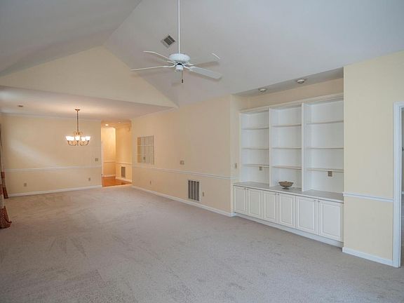 4th image of 9094 Delancey Cir
