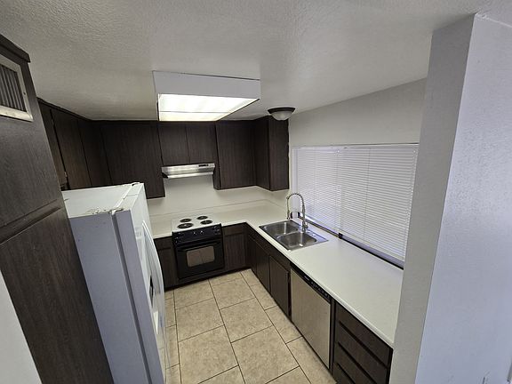 4th image of 4821 W Townley Ave