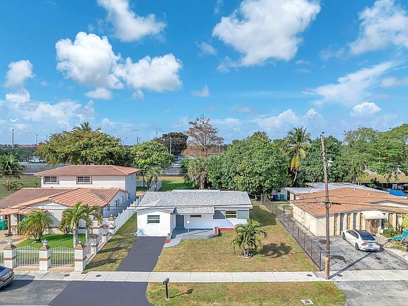 4th image of 3531 NW 9th Court