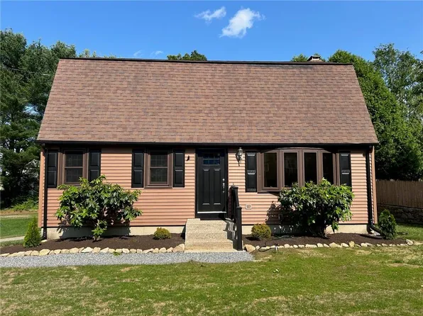 80 Silverwood Ln, West Warwick, RI 02893