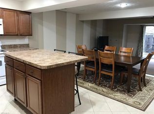 7401 Pine Tree Ct, Middleburg Heights, OH 44130