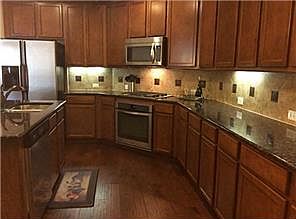 2nd image of 3216 Glen Crest Ln
