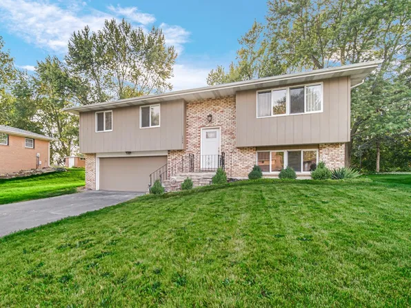 1504 Happy Valley Rd, Crown Point, IN 46307