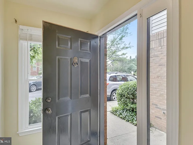 2107 N Rolfe St #D — Photo 3