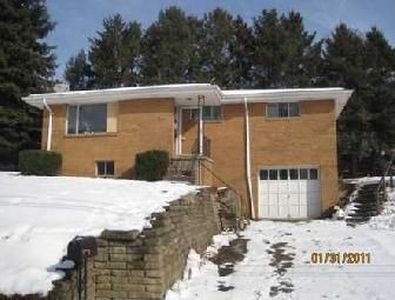 503 Fair Oaks St, Mc Kees Rocks, PA, 15136