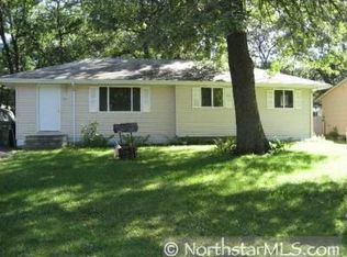 916 Oak Ridge Trl NE, Blaine, MN 55434