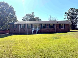 7 Wedgefield Dr, Boiling Springs, SC 29316