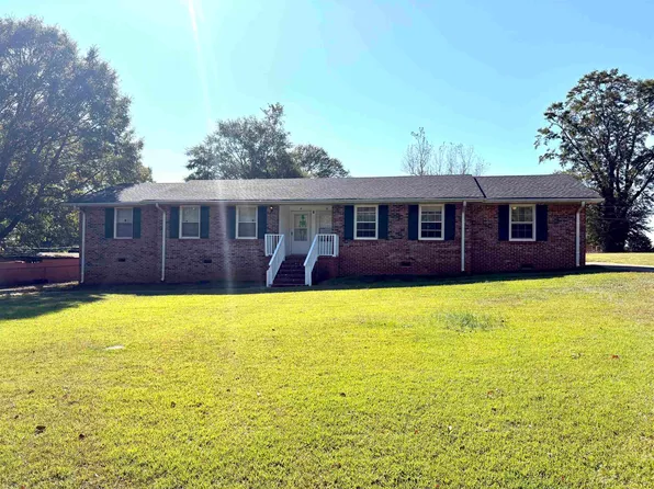 7 Wedgefield Dr, Boiling Springs, SC 29316