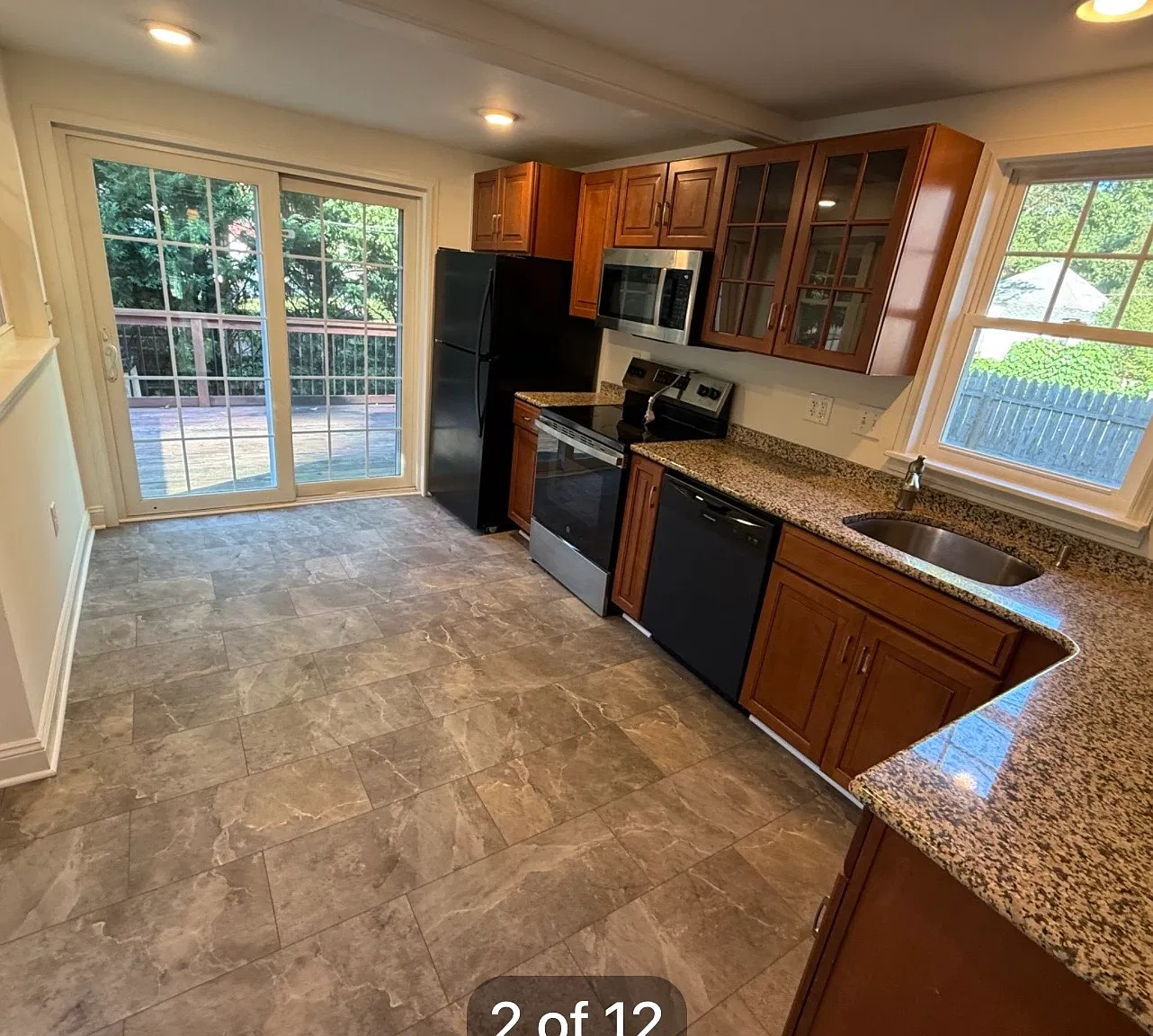 4 bed, 2500 sqft, $3,450 — Photo 3