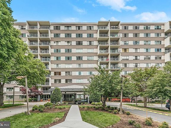 3rd image of 4977 Battery Ln APT 504