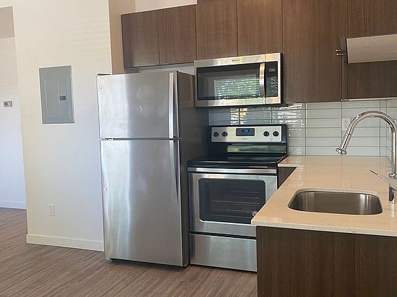 4th image of 450 NE Jessup St #1B