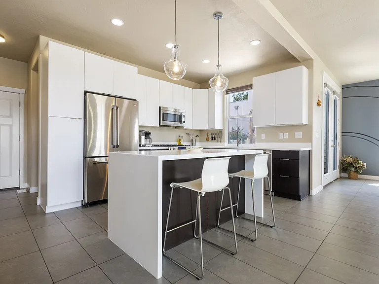 Kitchen ft waterfall countertop