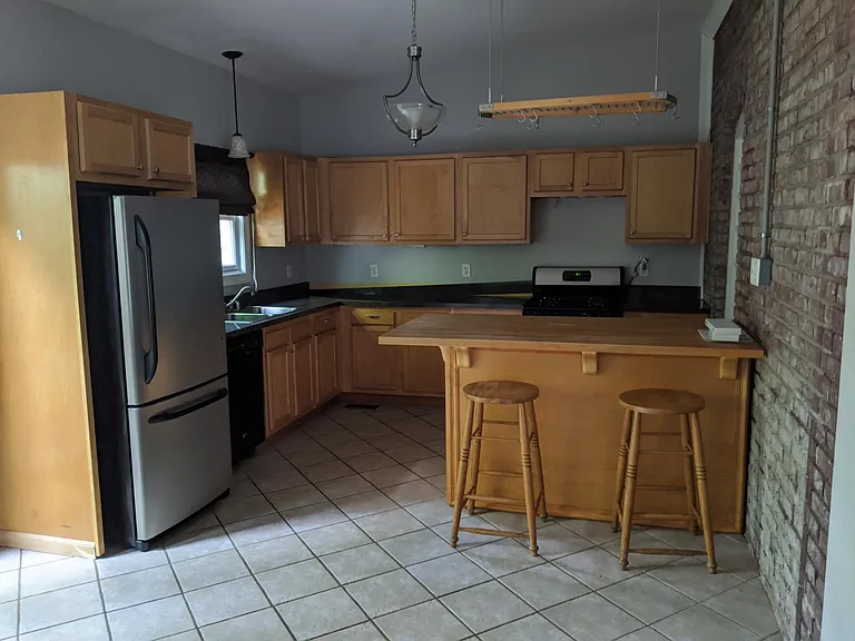 725 Cramer Ave — Photo 6