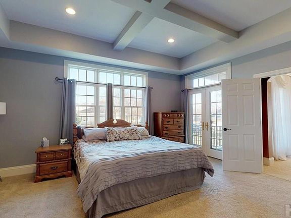 5th image of 8375 Lakebrook Dr