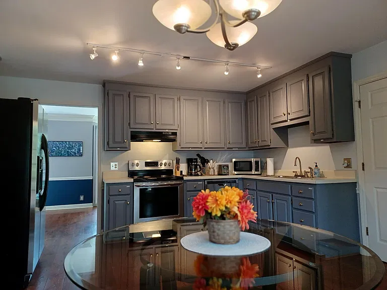 303 W Chownings Ct — Photo 8