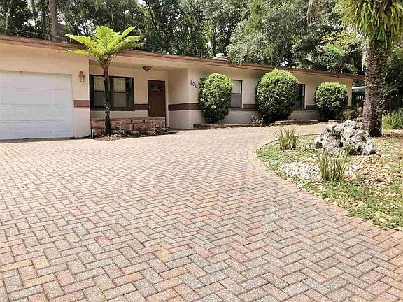 2nd image of 806 NW 40th Dr