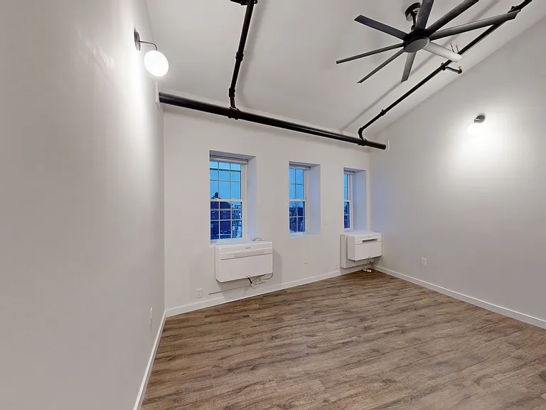 Fleetwood Lofts — Photo 91