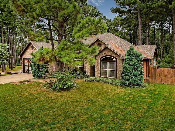 3rd image of 30 Baker Dr