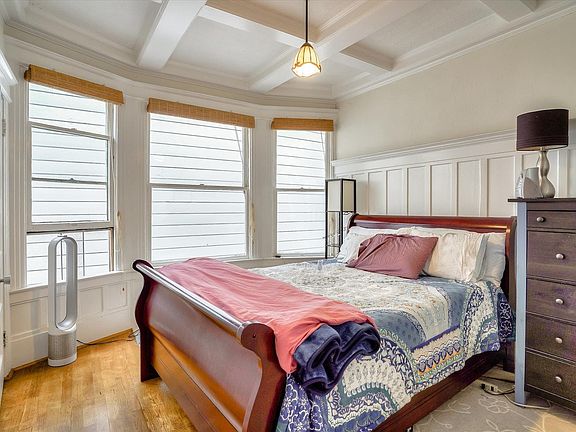 2nd image of 1387 Grove St #1389