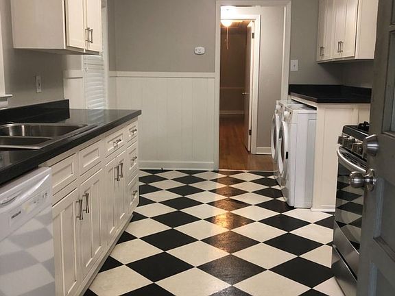 3rd image of 5254 Laurie Ln