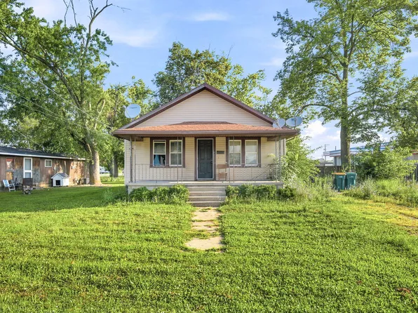 104 W Frech St, Streator, IL 61364