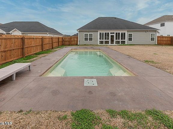 3rd image of 445 Worsley Way
