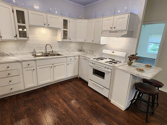 4th image of 3594 Belden Pike