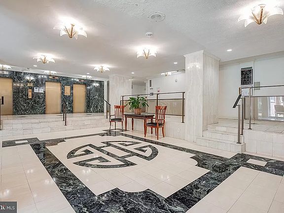 2nd image of 1121 Arlington Blvd APT 141